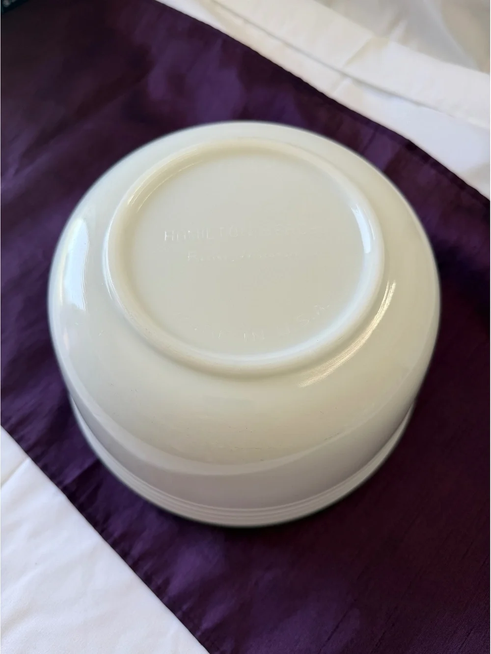 Vintage Hamilton Beach Milk Glass Mixing Bowl 9” Fire King Anchor Hocking USA